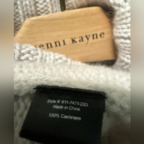 NWT Jenni Kayne Cashmere Jet Turtleneck Sweater Sugar White/Tan XS/S Oversized - Picture 7 of 10